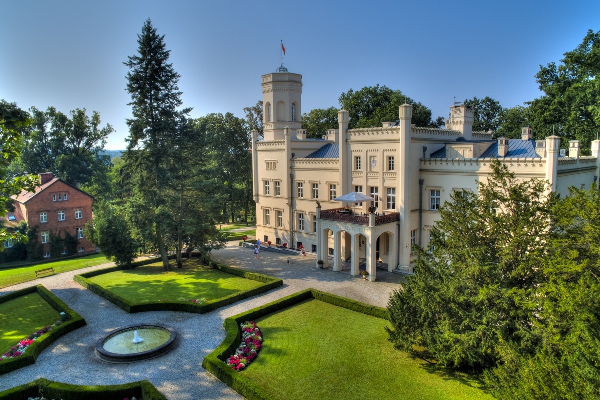 Pałac Mierzęcin Wellness & Wine Resort